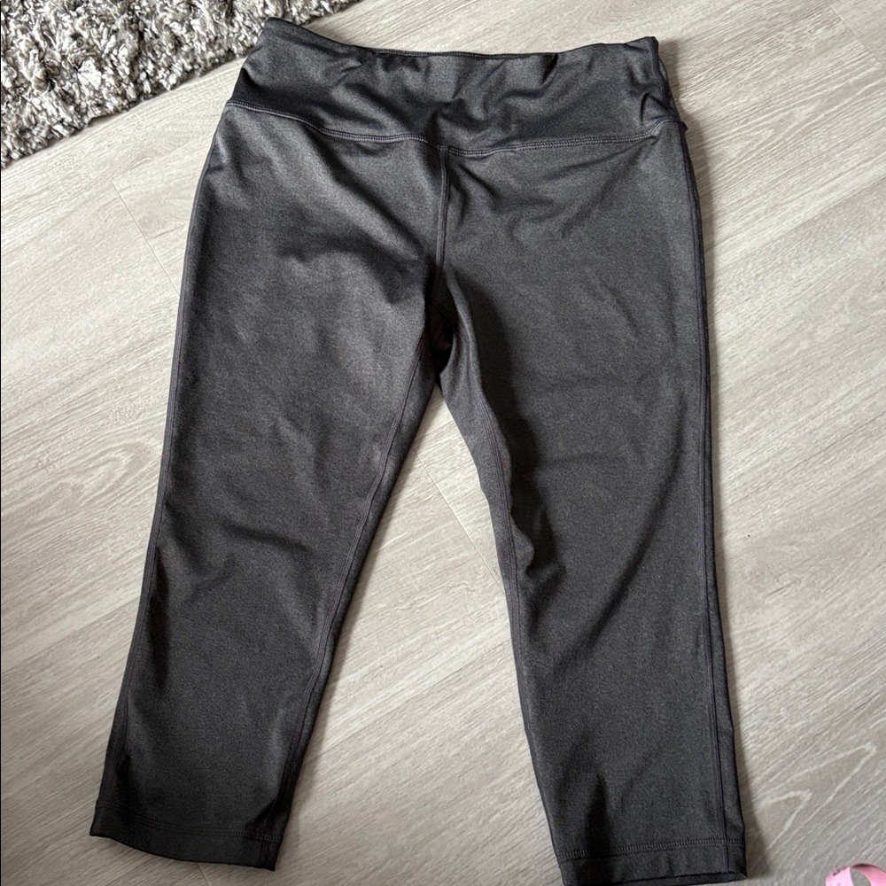Dark Grey Cropped Leggings